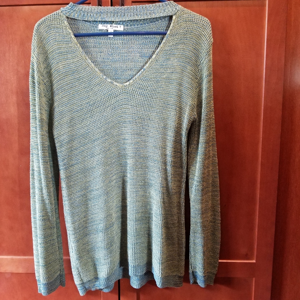 Choker light weight sweater.